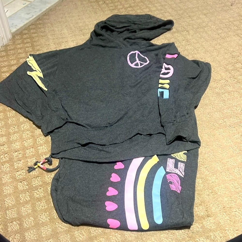PJ Salvage 2 piece Girls set size Adult XS 🩷☮️🌈⚡️